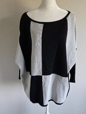 St. John Women's SIze XL Sweater Black White Wool Blend 3/4 Dolman Sleeve Stripe